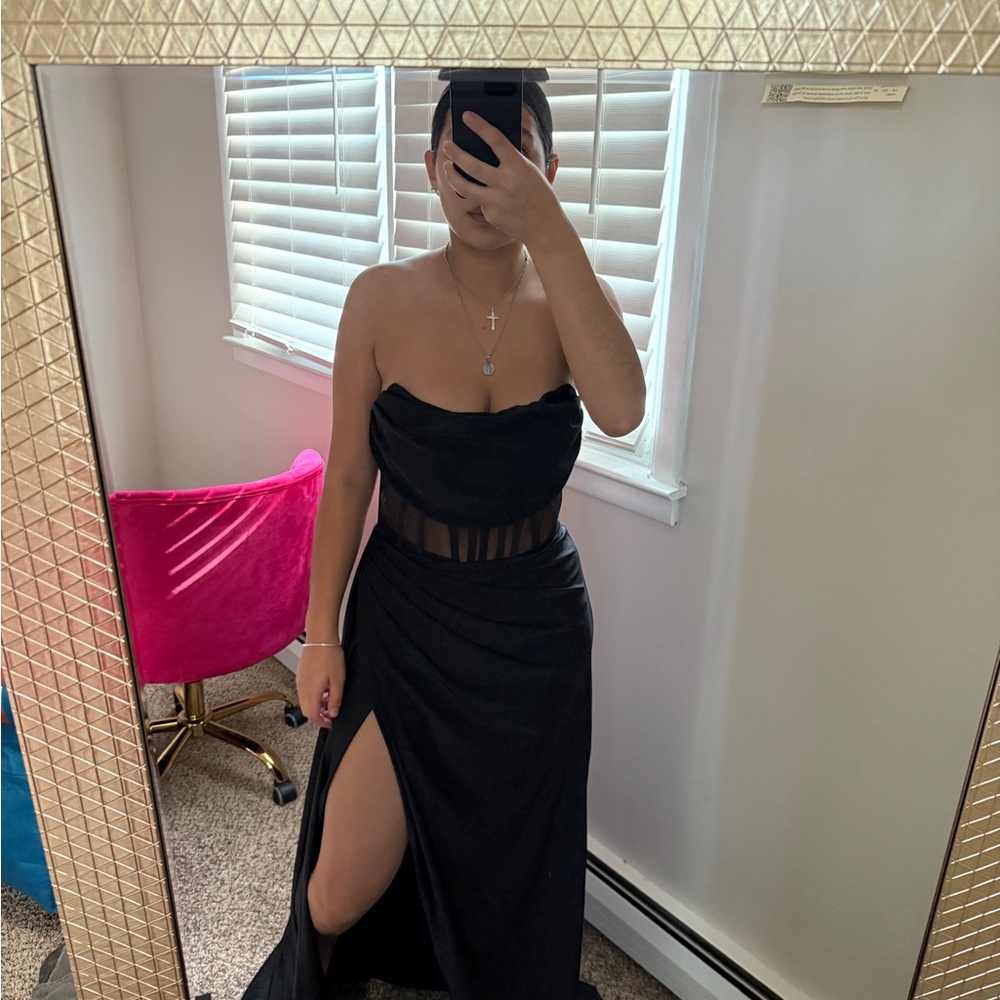 Elegant Black Strapless Evening Dress